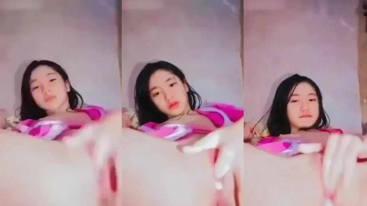 Bokep Indo ABG Cantik Colok Memek Pink Perawan